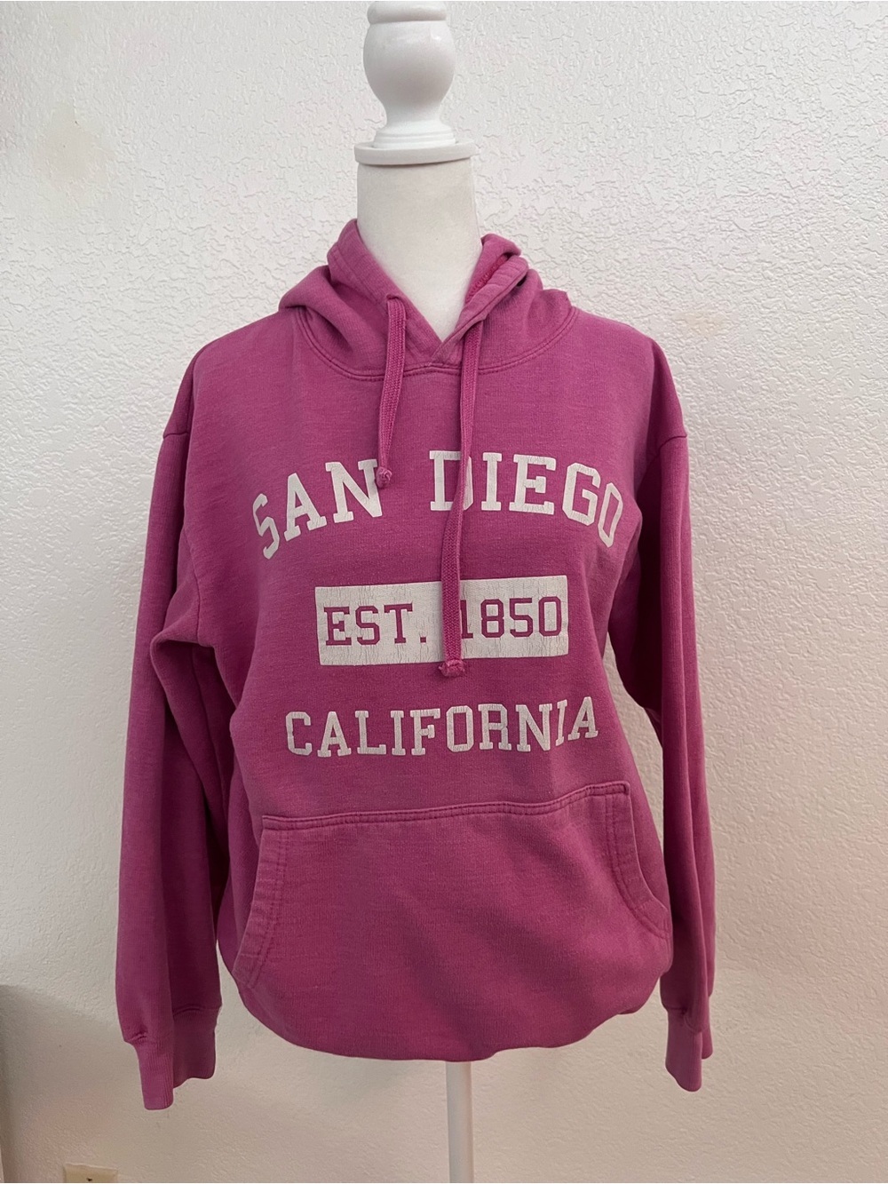 San Diego California Est. 1850 Pink Pullover Hoodie Sweatshirt Medium